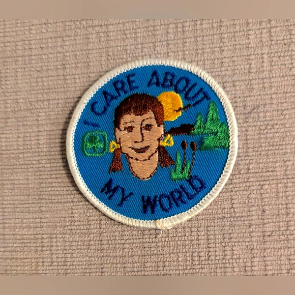 Accessories - Girl Guides of Canada - I Care About My World Patch
